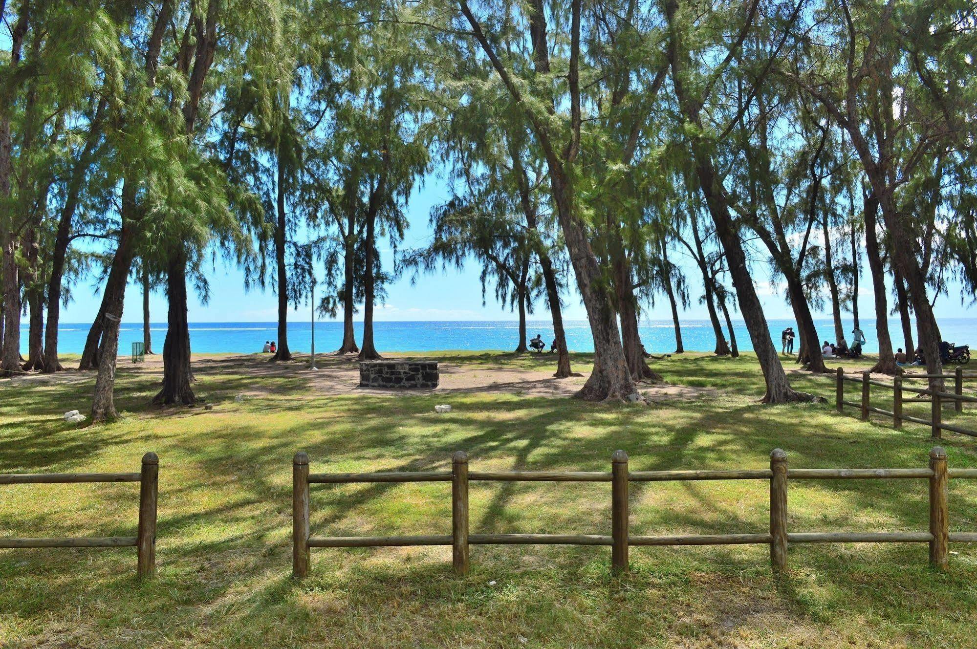 Paradya Beach Apartments Flic-en-Flacq Buitenkant foto